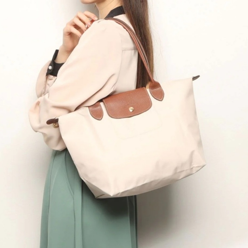 Longchamp Le Pliage Medium Tote